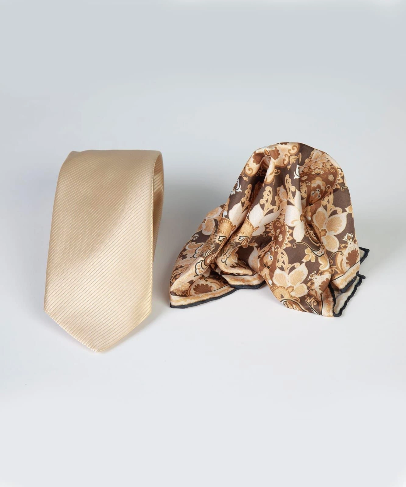 Classic Tie & Handkerchief Set – Elevate Your Style Today!